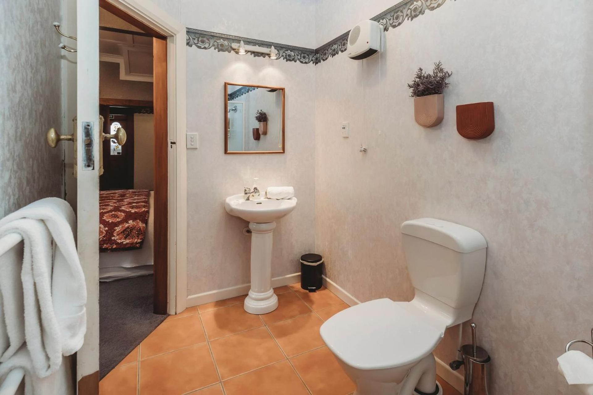 Timata Ora Sleeps 14 Villa นิวพลีมัธ ภายนอก รูปภาพ